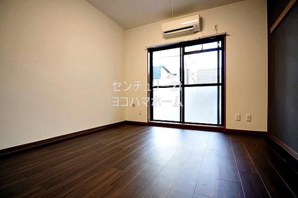 �y�����E���r���O�z�@